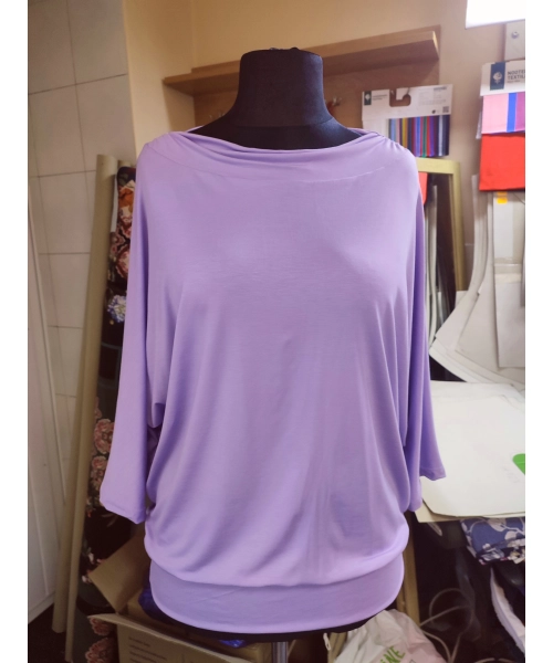 Liliowa bluzka z rękawem 3/4 kimono - lejący drapowany dekolt